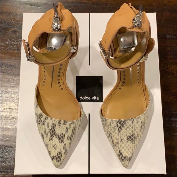 Dolce Vita Shoes - Women’s Dolce Vita KANA style.